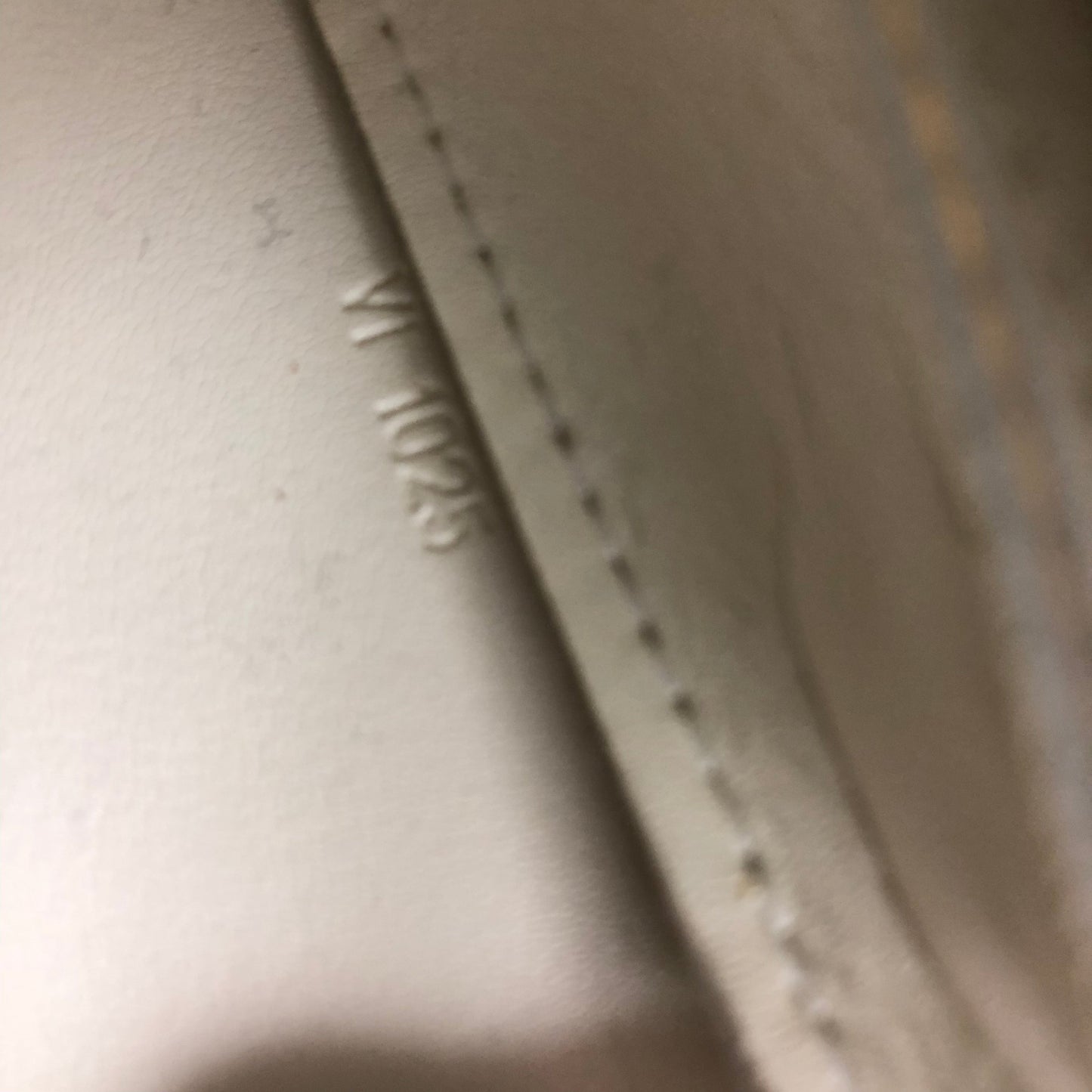 LOUIS VUITTON LEXINGTON VERNIS POCHETTE BAG