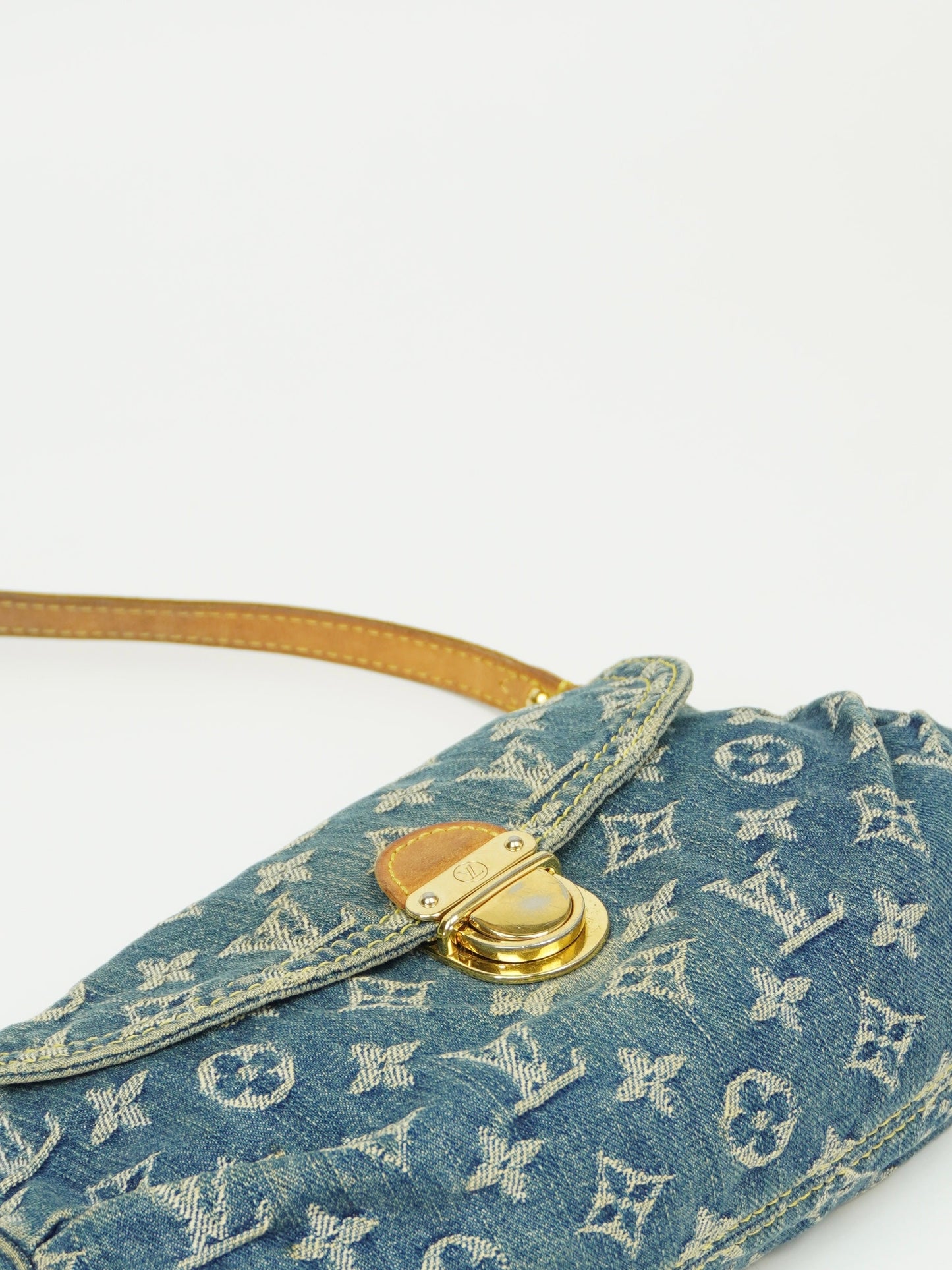 LOUIS VUITTON DENIM PLEATY BAG