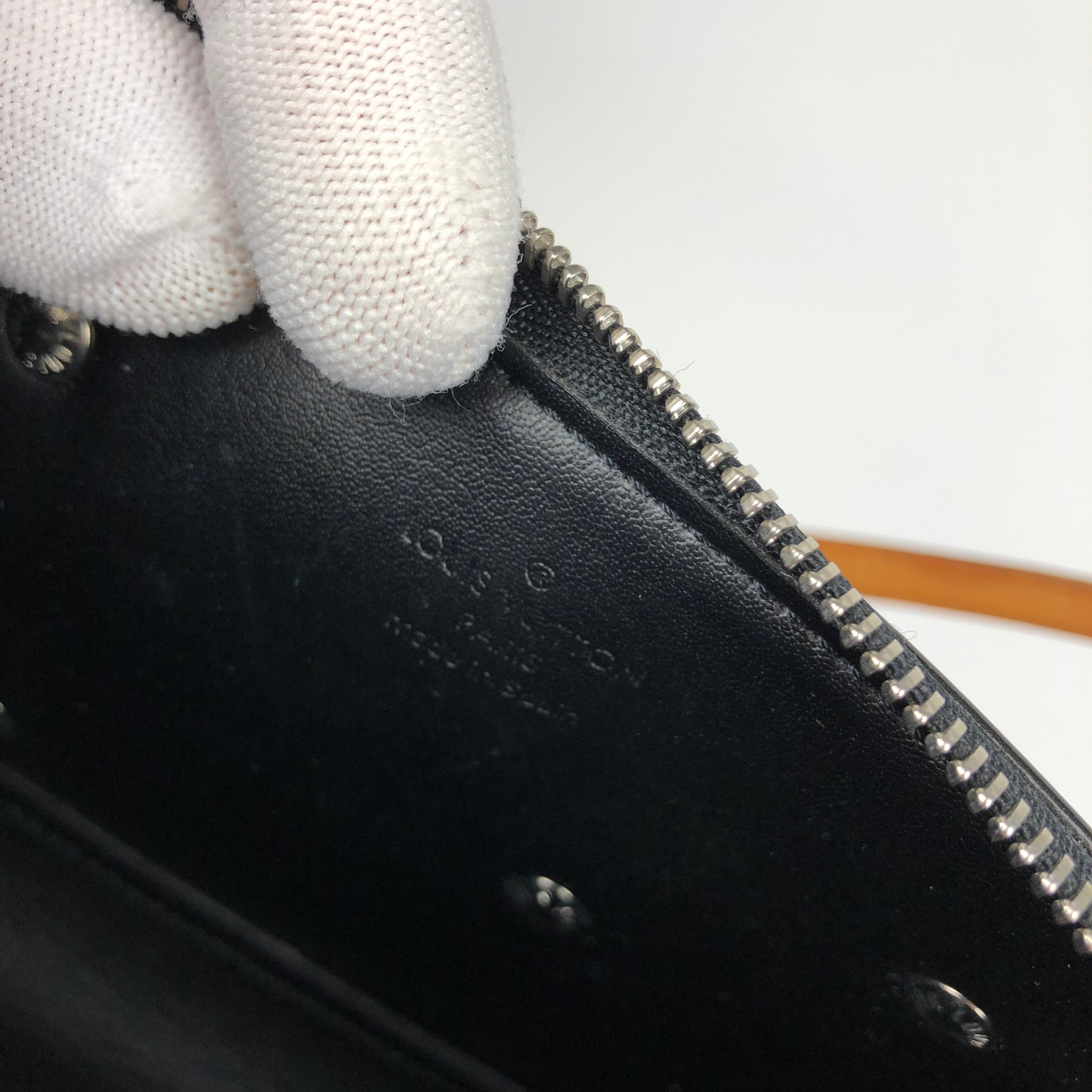 LOUIS VUITTON VERNIS POCHETTE SHOULDER BAG
