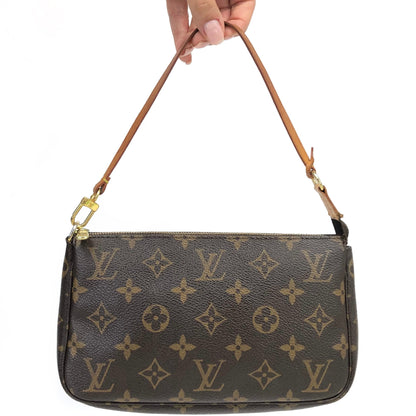 LOUIS VUITTON POCHETTE BAG