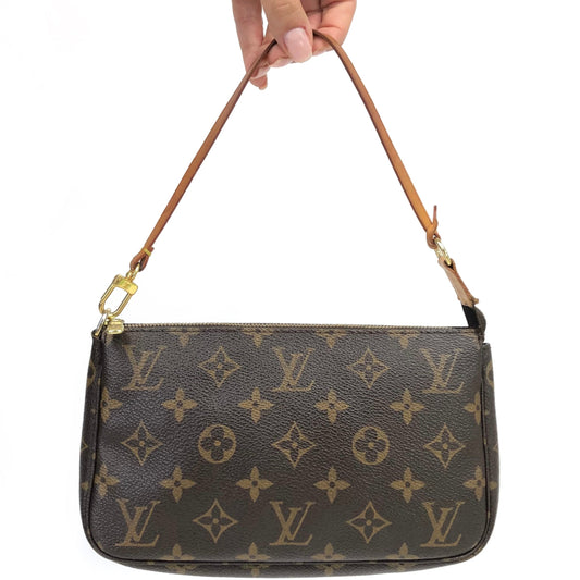 LOUIS VUITTON POCHETTE BAG