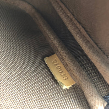 LOUIS VUITTON POCHETTE BAG