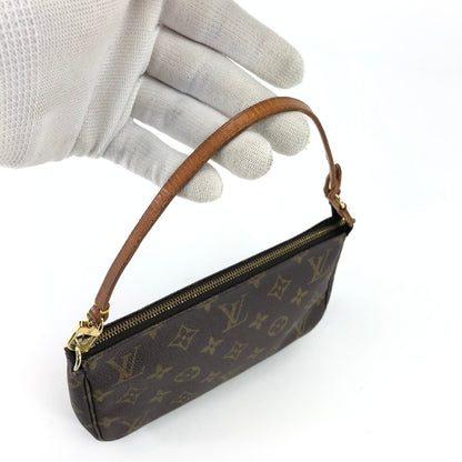 LOUIS VUITTON POCHETTE BAG